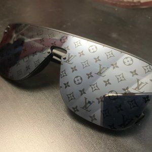 LV men’s glasses